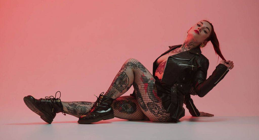 Axelle Fescia, femme très tatoué élue Miss tattoo model France 2026 alias Inkedpumpkin !